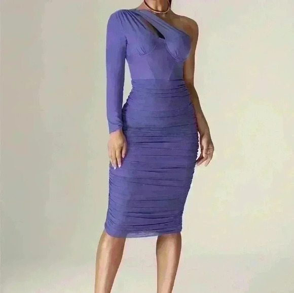 alieva Dresses & Skirts - ALIEVA Lida Asymmetrical Cut-Out Midi Dress